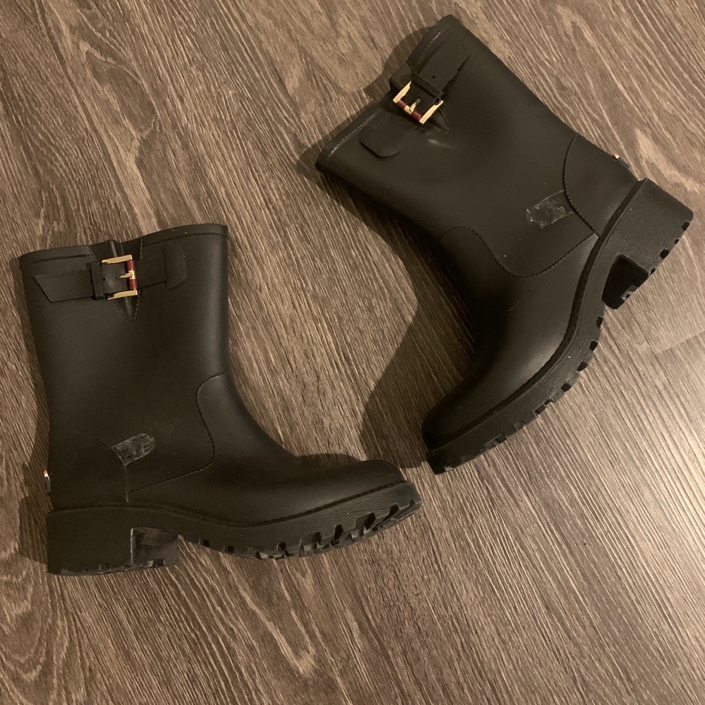 Tommy Hilfiger rain boots Womens 7